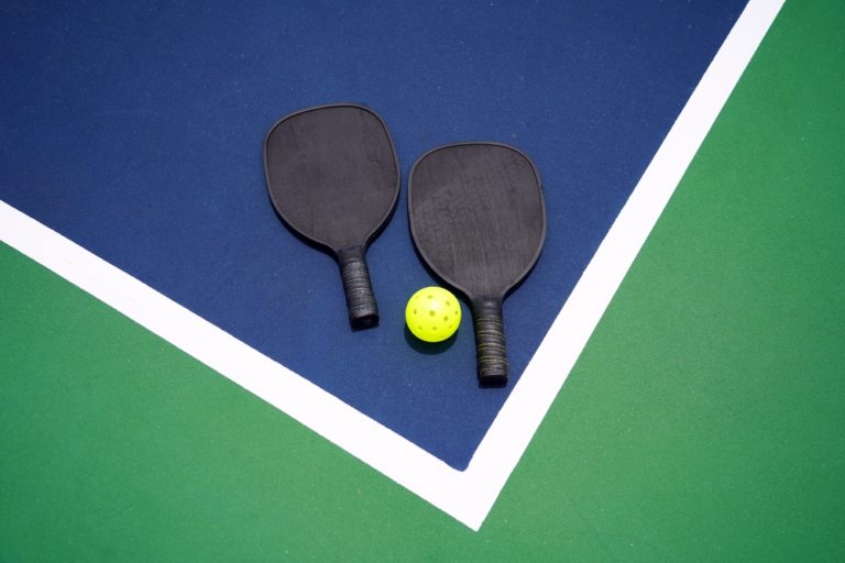 How Can You Tell If A Pickleball Paddle Is Bad?